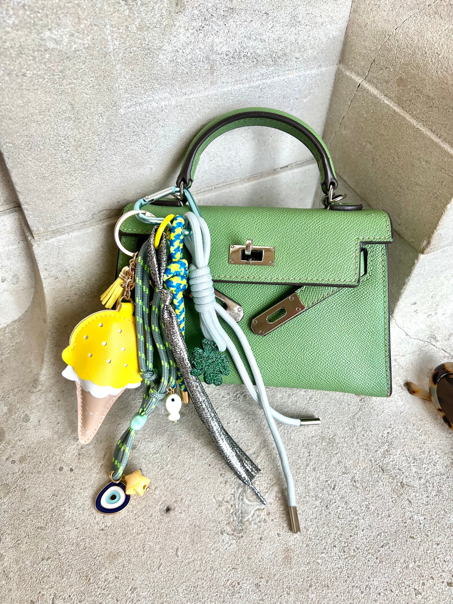 Bijoux sac hela