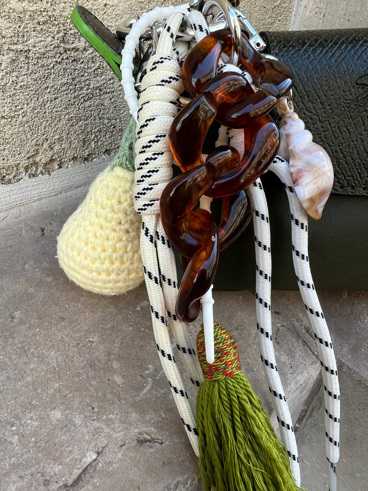 Bijou de sac poire