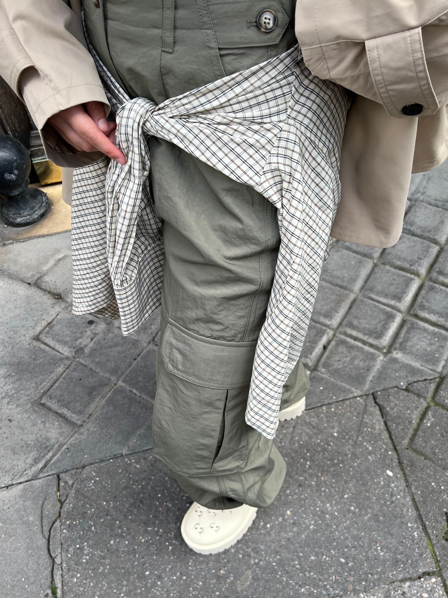 Cargo kaki