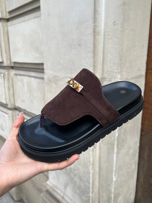 Sandales détail boucle